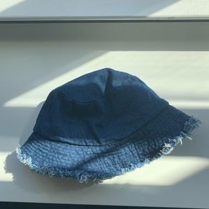 NWOT UO Frayed Canvas Denim Bucket Hat